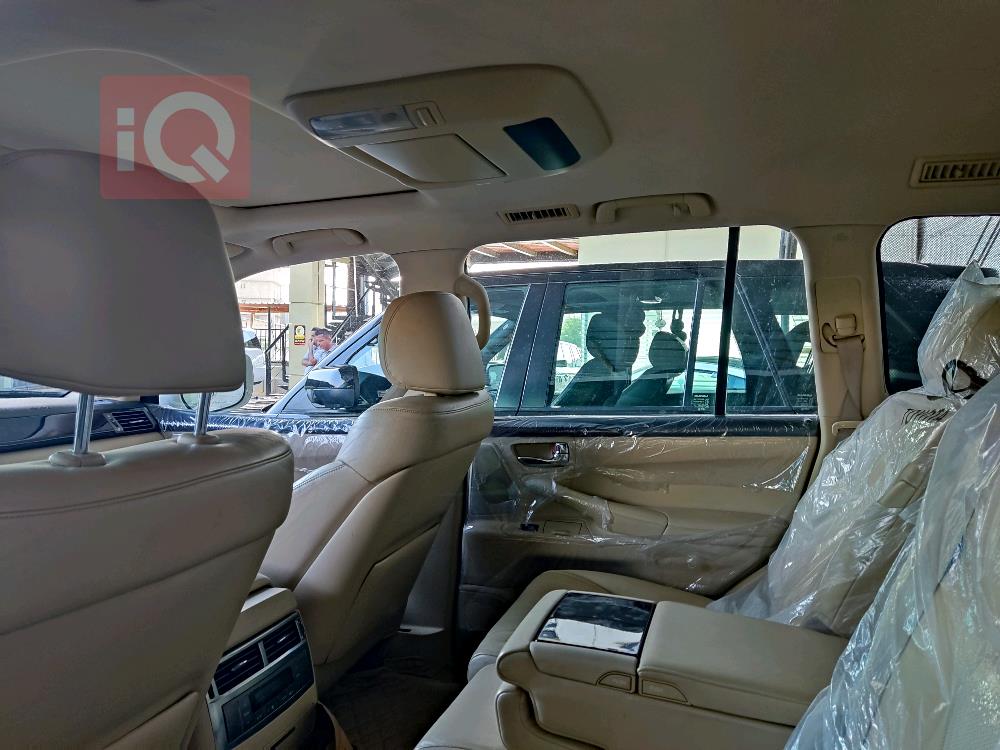 Lexus LX